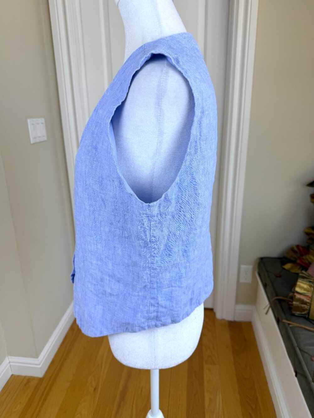 Quince Linen Vest Top European French Blue (M) - Picture 3 of 10